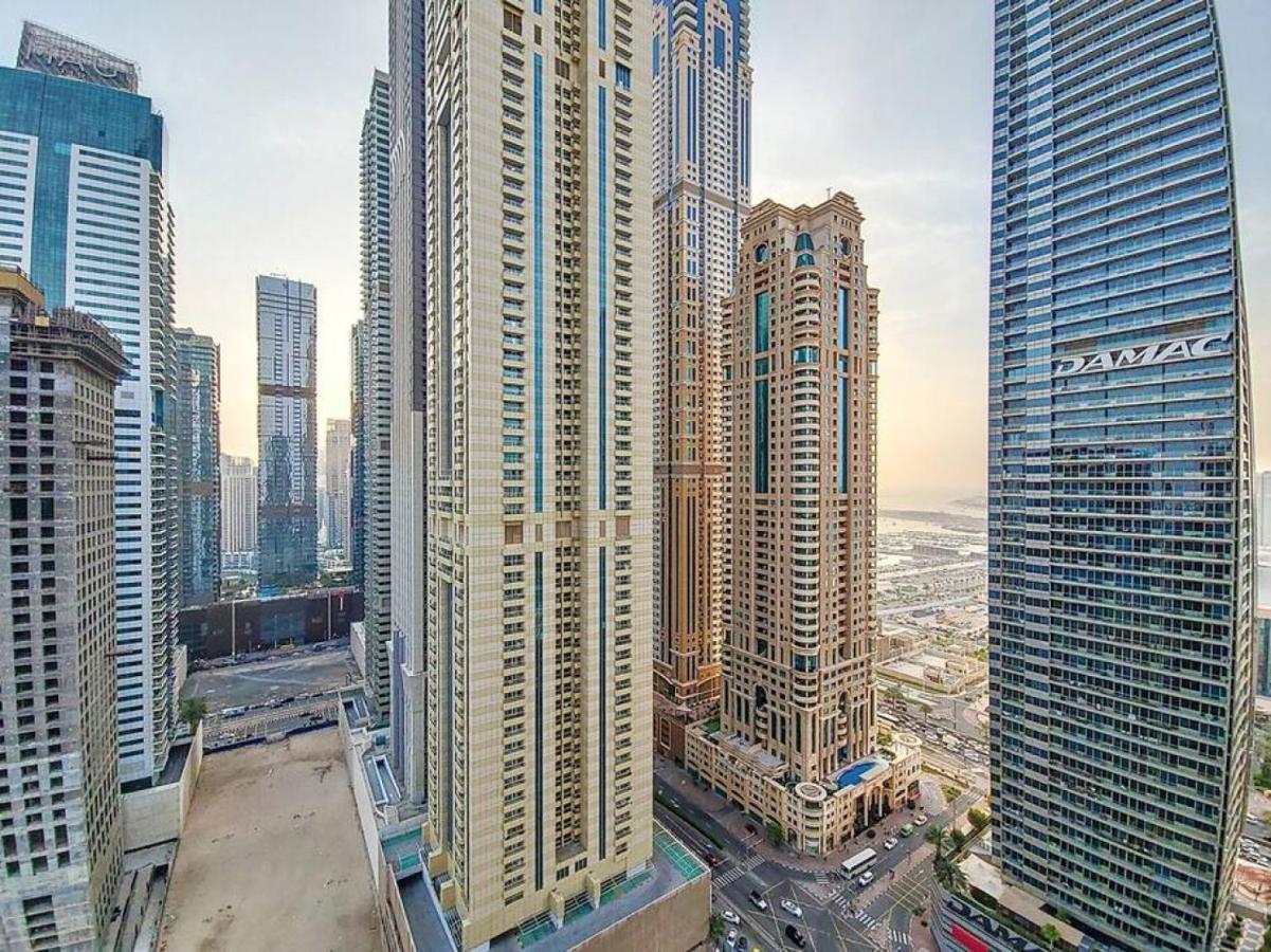 Marina Arcade - Neat Two Bedroom Apartment Dubai