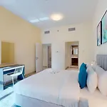 Marina Arcade - Neat Two Bedroom