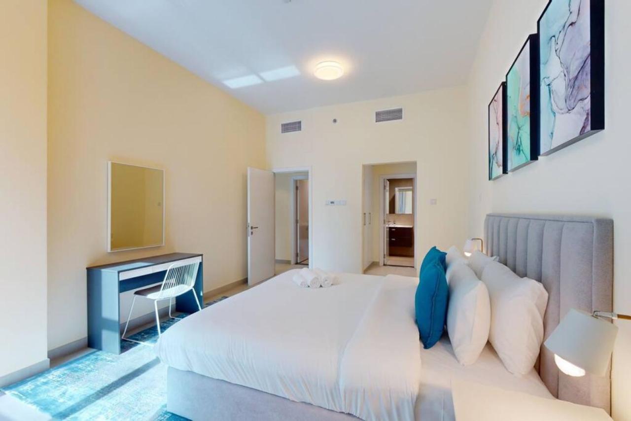 Marina Arcade - Neat Two Bedroom *