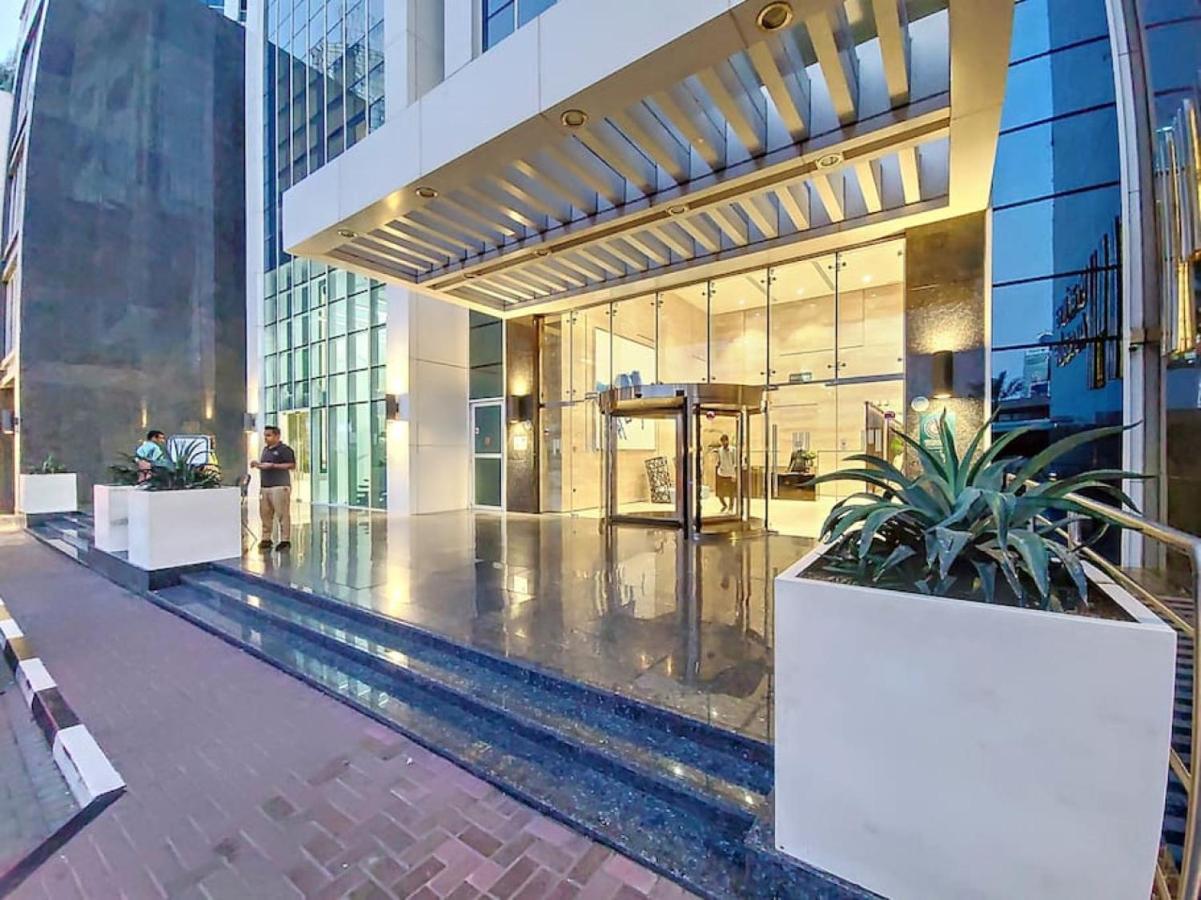 Marina Arcade - Neat Two Bedroom